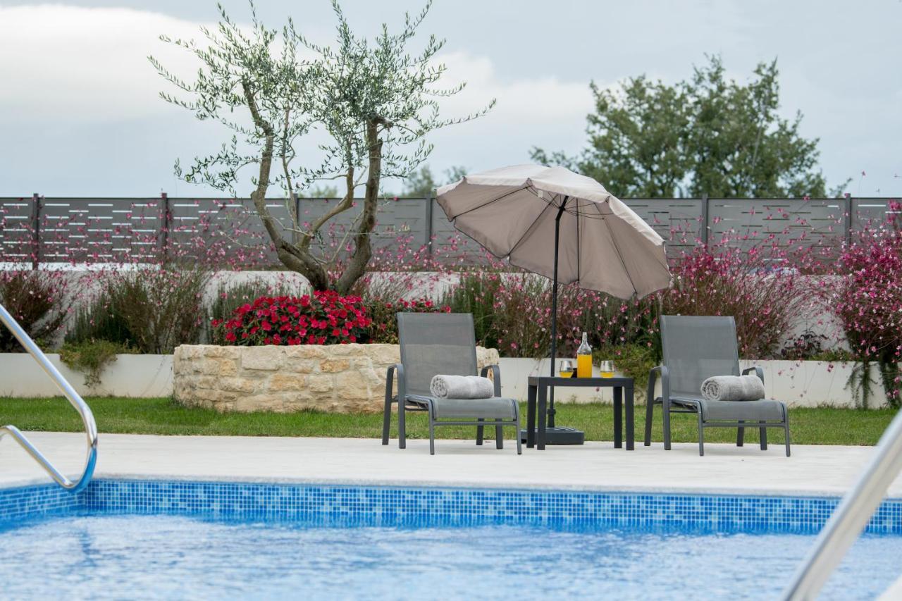 Apartments Viler Buje Εξωτερικό φωτογραφία